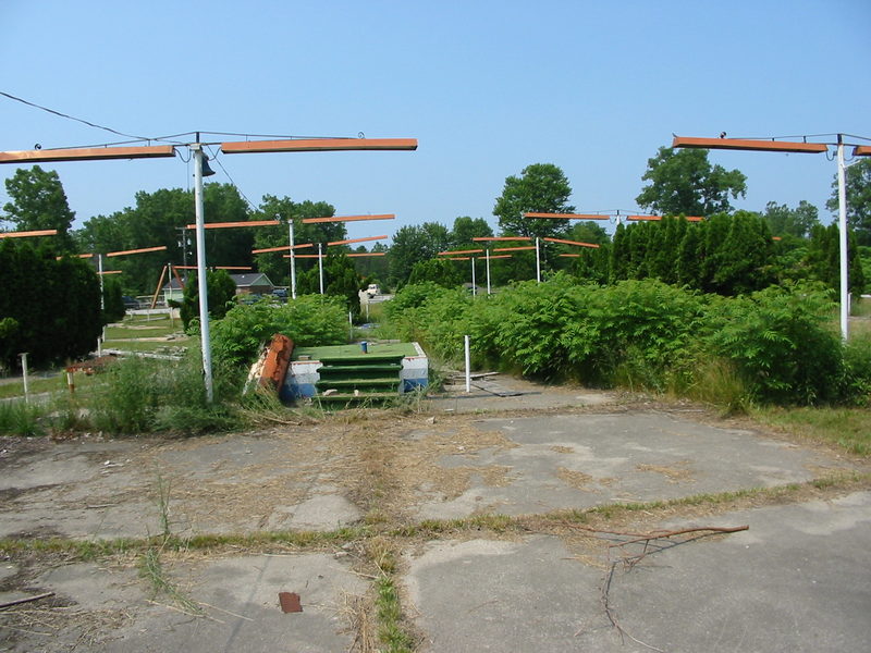 Lakeshore Putt-Putt Golf - June 2002 (newer photo)